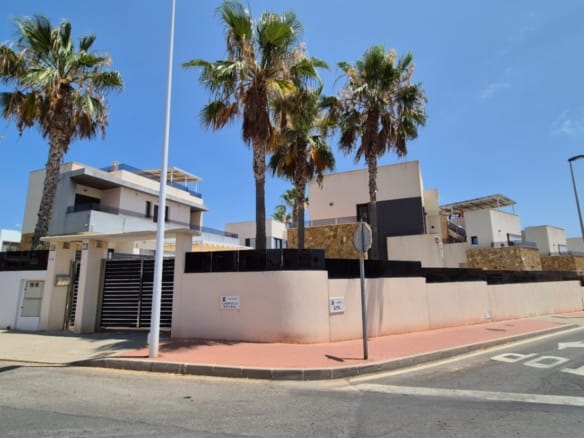 4 Bedroom Property in Torrevieja