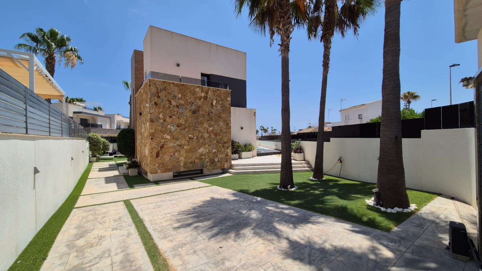 4 Bedroom Property in Torrevieja