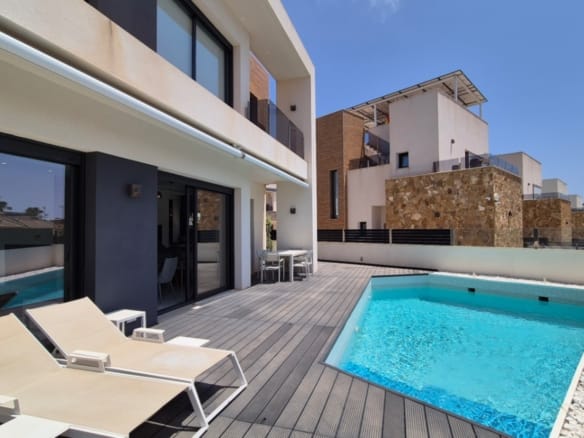 4 Bedroom Property in Torrevieja