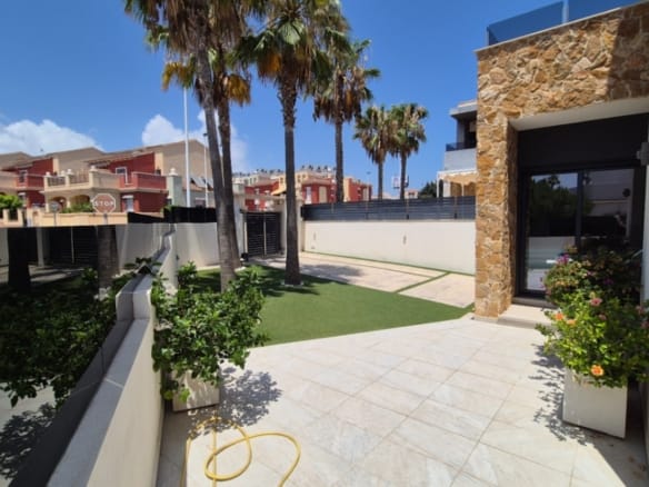 4 Bedroom Property in Torrevieja