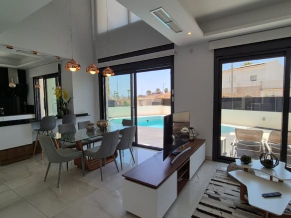 4 Bedroom Property in Torrevieja