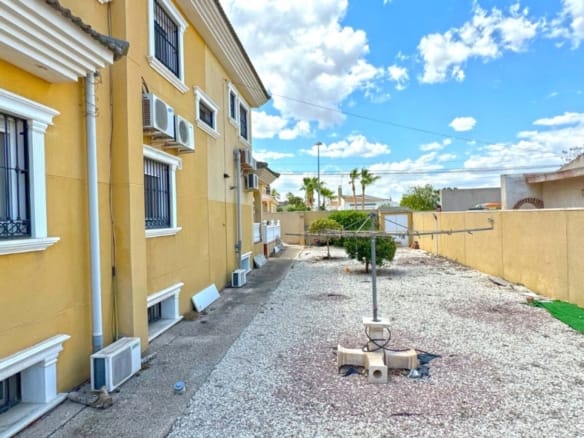 6 Bedroom Property in Torrevieja