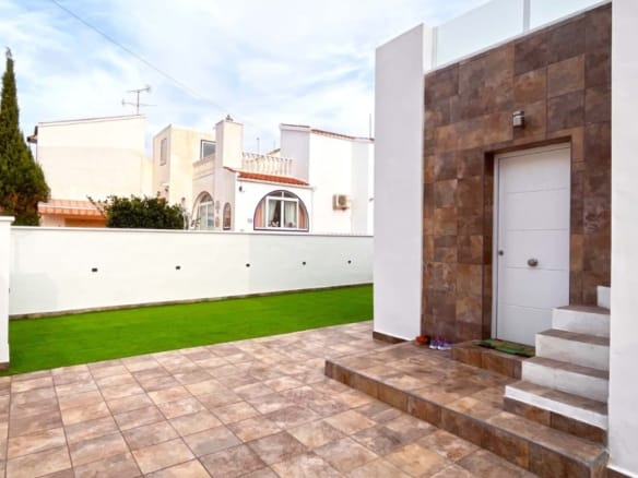 2 Bedroom Property in Orihuela Costa