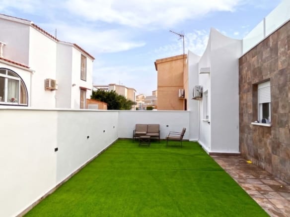 2 Bedroom Property in Orihuela Costa