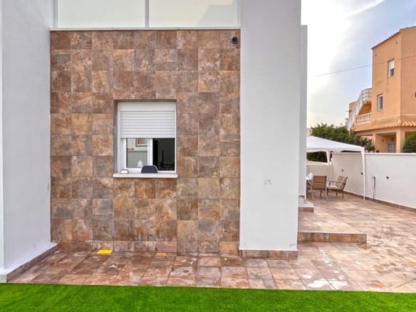 2 Bedroom Property in Orihuela Costa