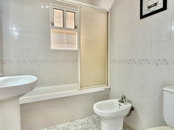 2 Bedroom Property in Orihuela Costa