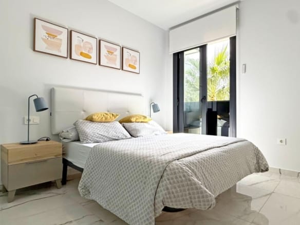 2 Bedroom Property in Orihuela Costa
