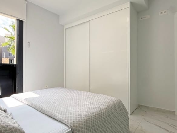 2 Bedroom Property in Orihuela Costa