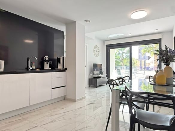 2 Bedroom Property in Orihuela Costa