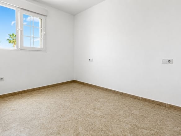 2 Bedroom Property in Orihuela Costa