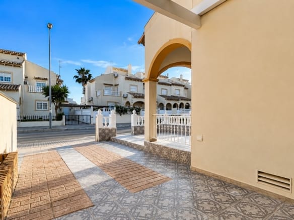 2 Bedroom Property in Orihuela Costa