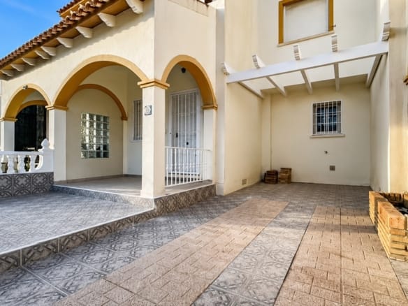 2 Bedroom Property in Orihuela Costa