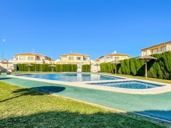 2 Bedroom Property in Orihuela Costa