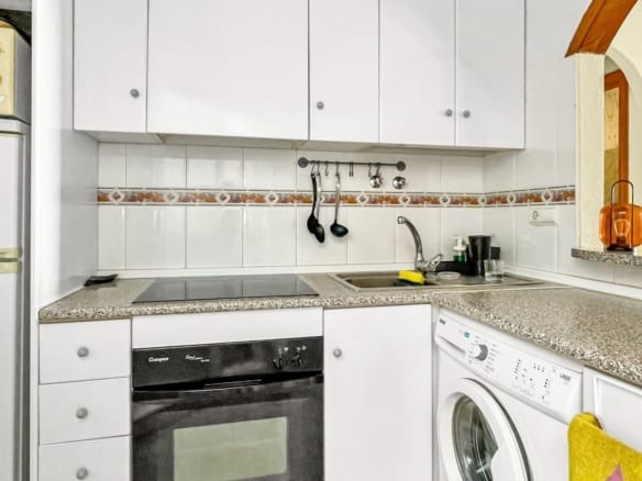 2 Bedroom Property in Orihuela Costa