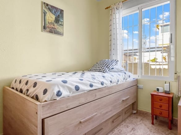 2 Bedroom Property in Orihuela Costa
