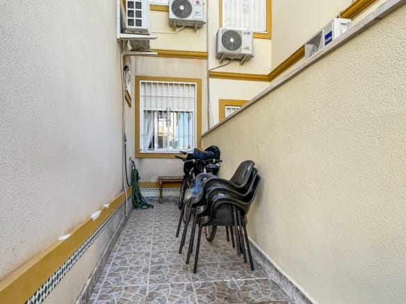 2 Bedroom Property in Orihuela Costa