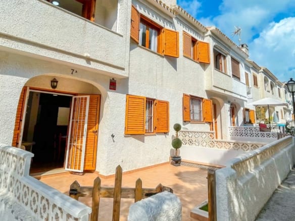 2 Bedroom Property in Orihuela Costa