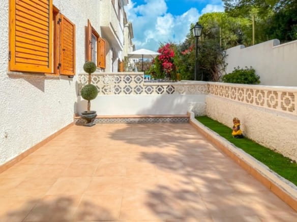 2 Bedroom Property in Orihuela Costa