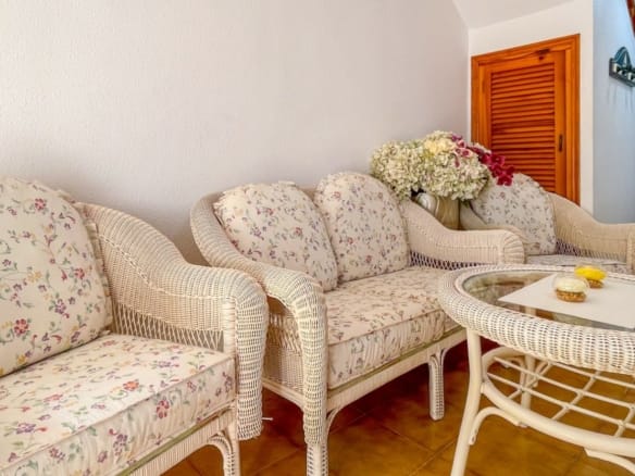 2 Bedroom Property in Orihuela Costa