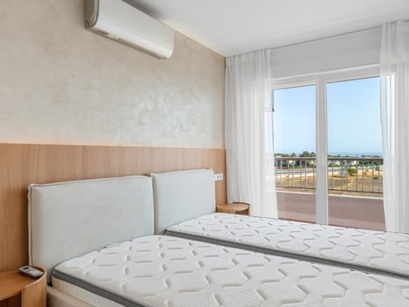 2 Bedroom Property in Orihuela Costa