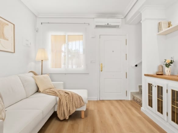 2 Bedroom Property in Orihuela Costa