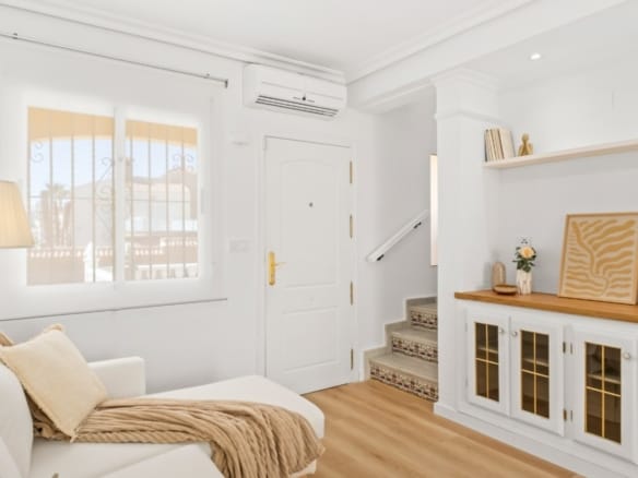 2 Bedroom Property in Orihuela Costa