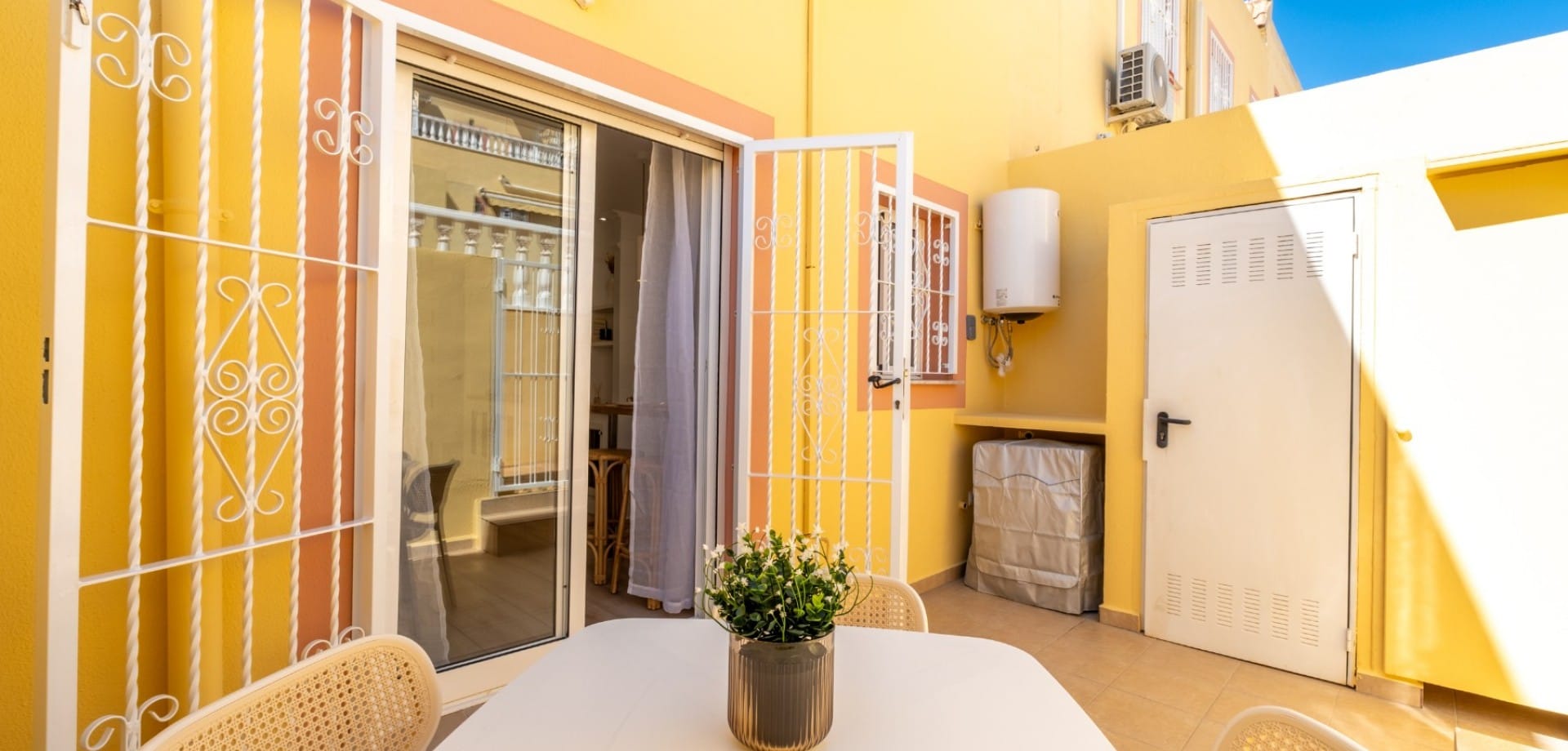 2 Bedroom Property in Orihuela Costa