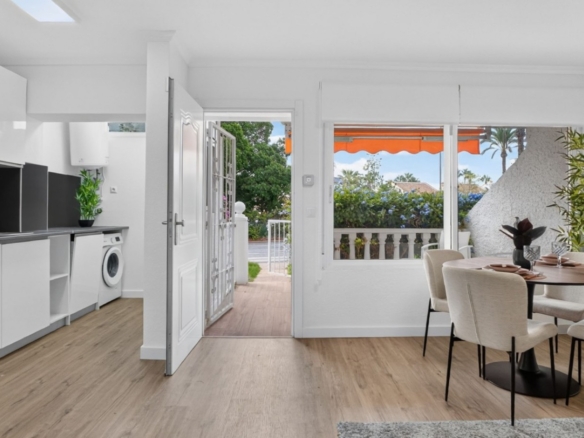 2 Bedroom Property in Orihuela Costa