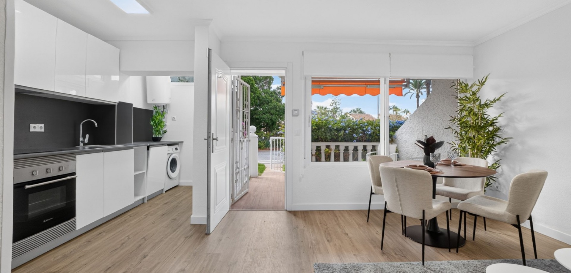 2 Bedroom Property in Orihuela Costa