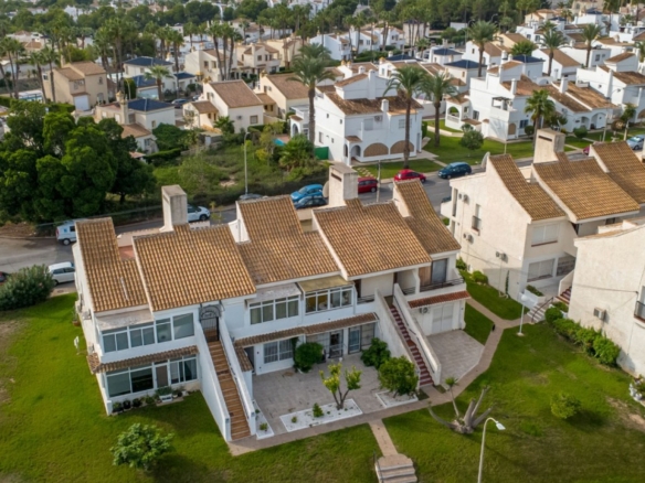 2 Bedroom Property in Orihuela Costa