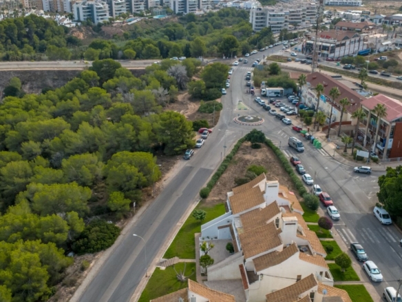 2 Bedroom Property in Orihuela Costa