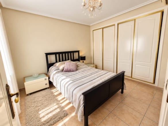 Spacious 4-Bedroom Villa with Private Pool & Apartment Potential in Villamartin