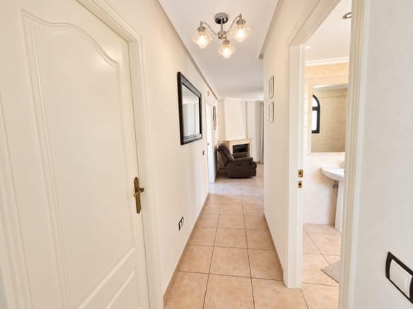 Spacious 4-Bedroom Villa with Private Pool & Apartment Potential in Villamartin