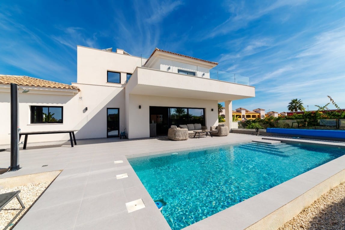 Villa in Los Montesinos