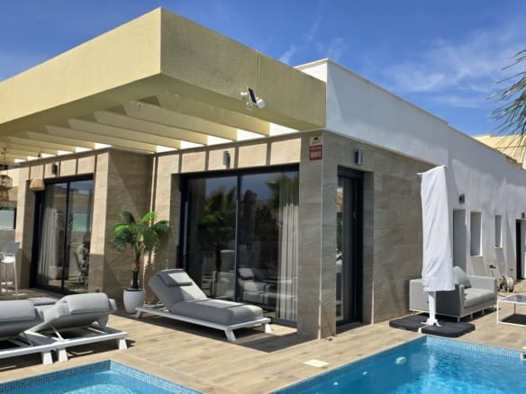 Villa in Los Montesinos