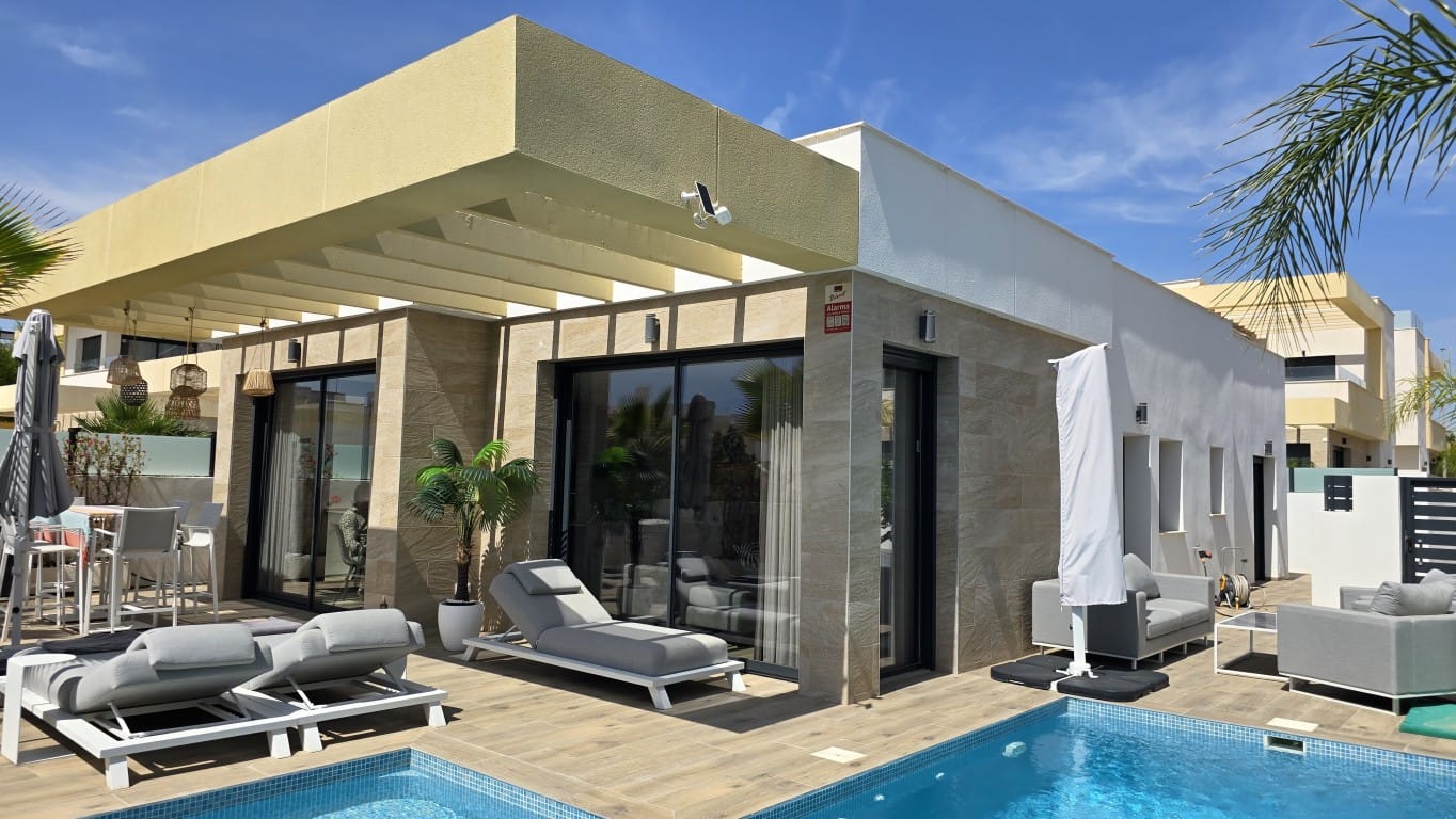 Villa in Los Montesinos