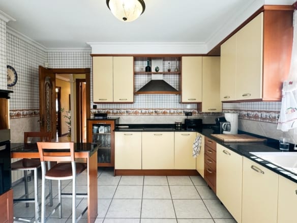 6 Bedroom Property in La Mata