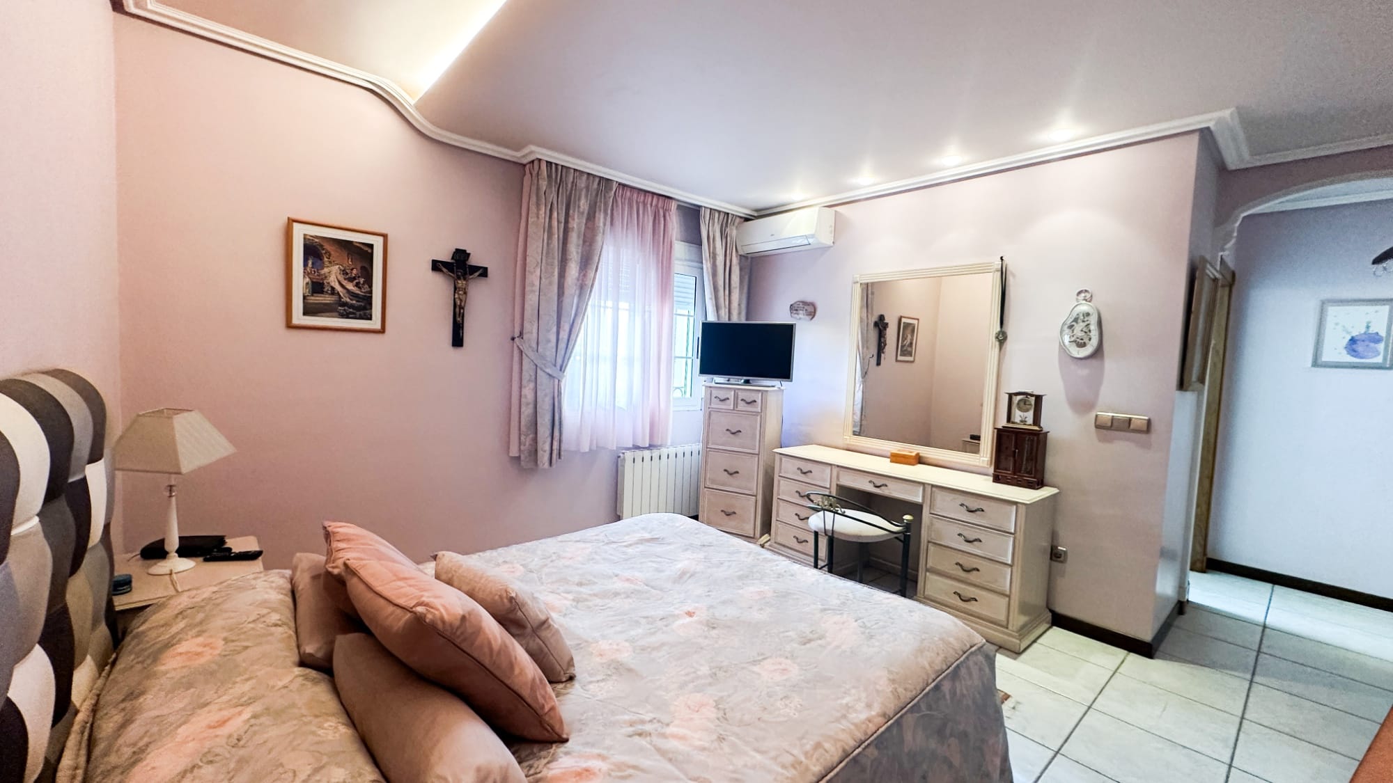6 Bedroom Property in La Mata