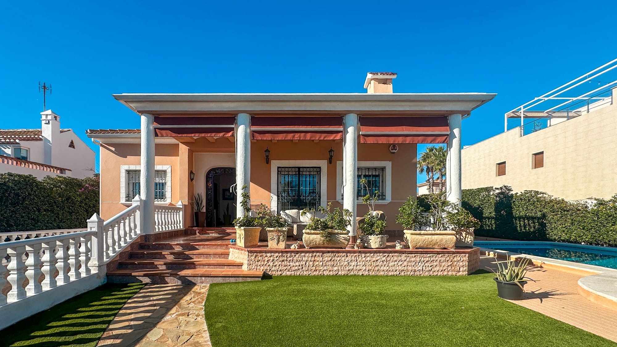 6 Bedroom Property in La Mata