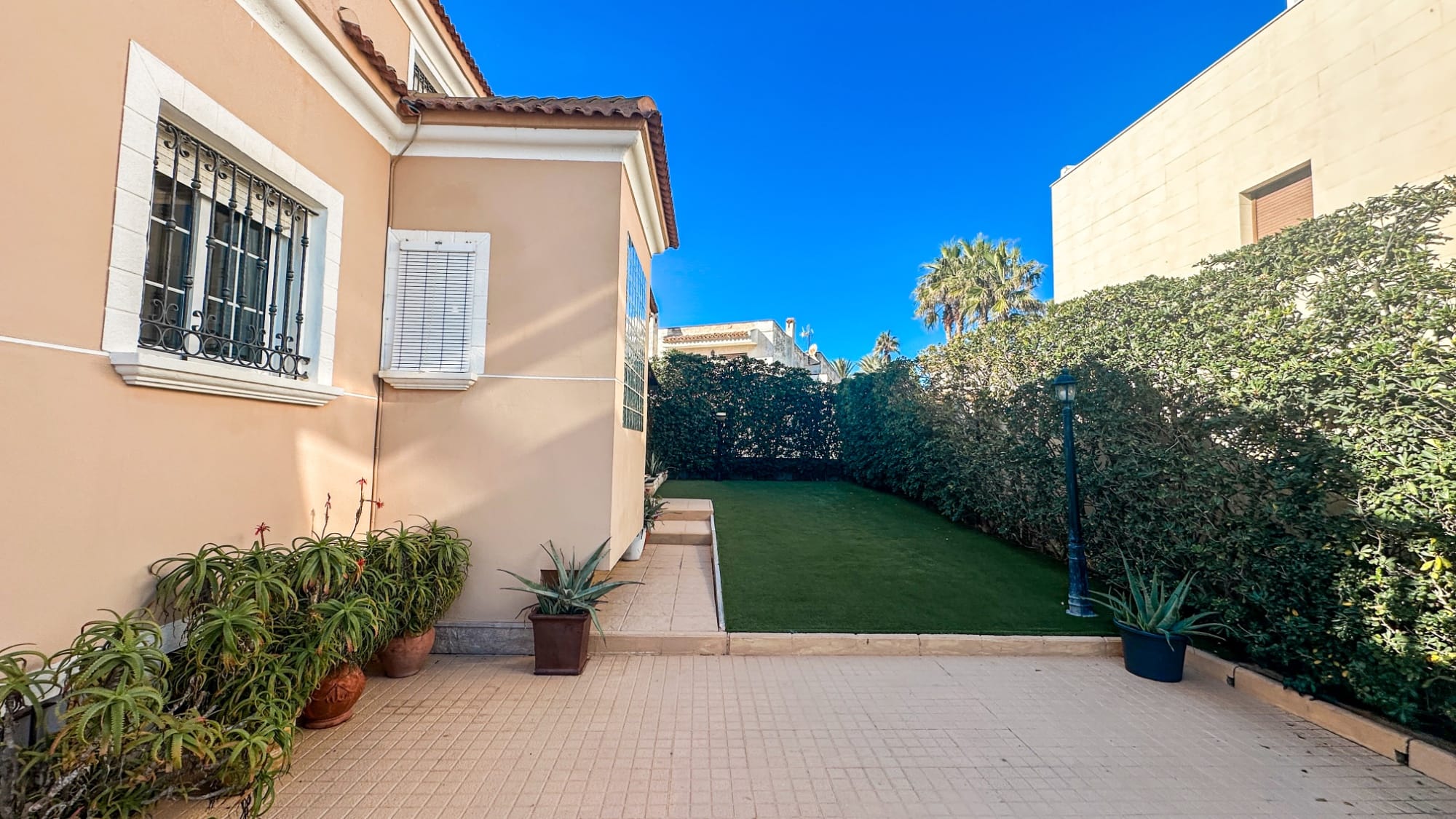 6 Bedroom Property in La Mata