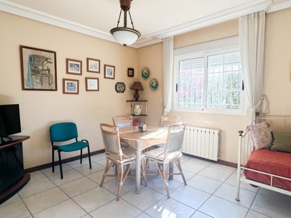 6 Bedroom Property in La Mata