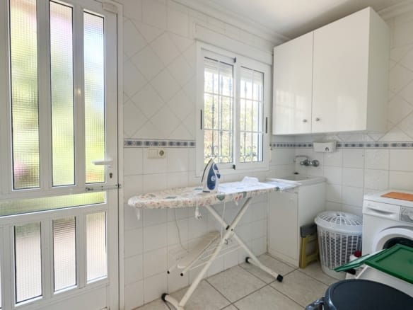 6 Bedroom Property in La Mata