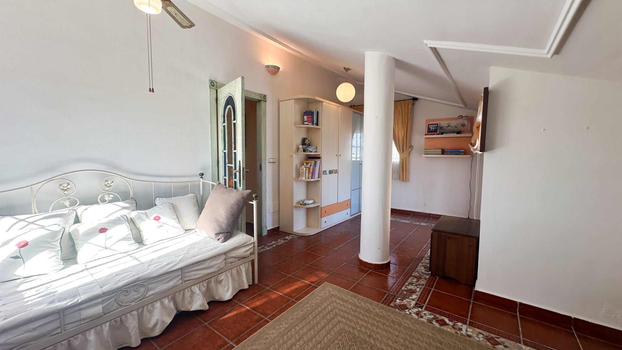 6 Bedroom Property in La Mata