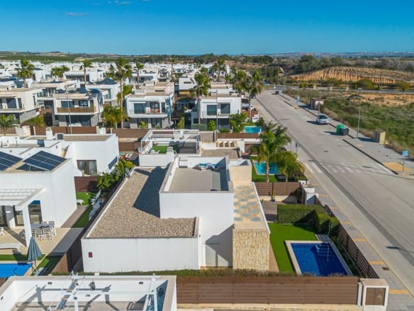 3 Bedroom Property in Vistabella Golf