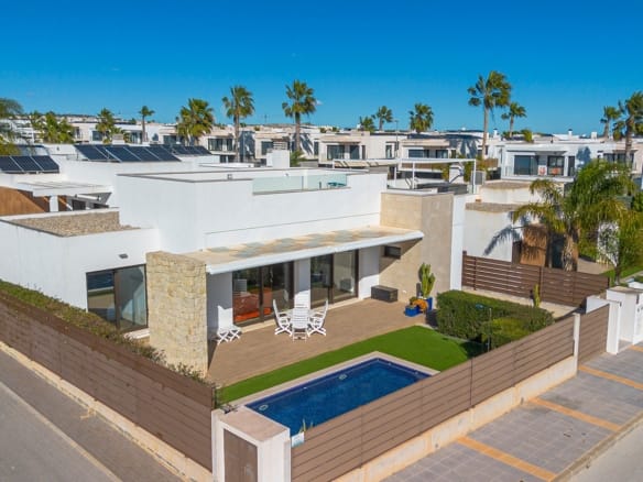 3 Bedroom Property in Vistabella Golf