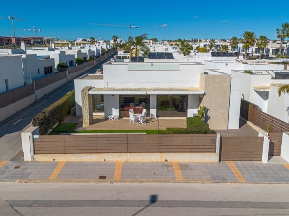 3 Bedroom Property in Vistabella Golf