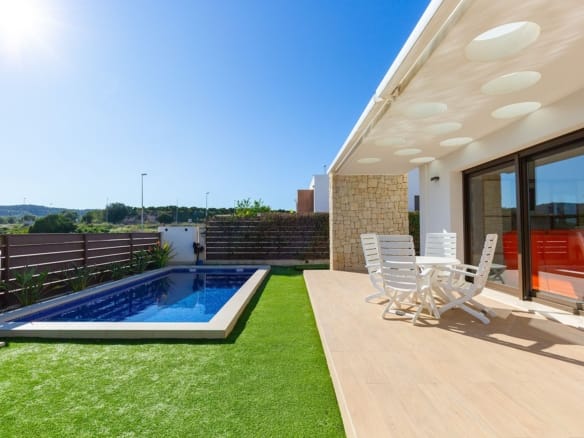 3 Bedroom Property in Vistabella Golf