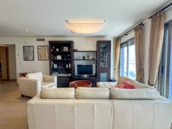 4 Bedroom Property in Torrevieja