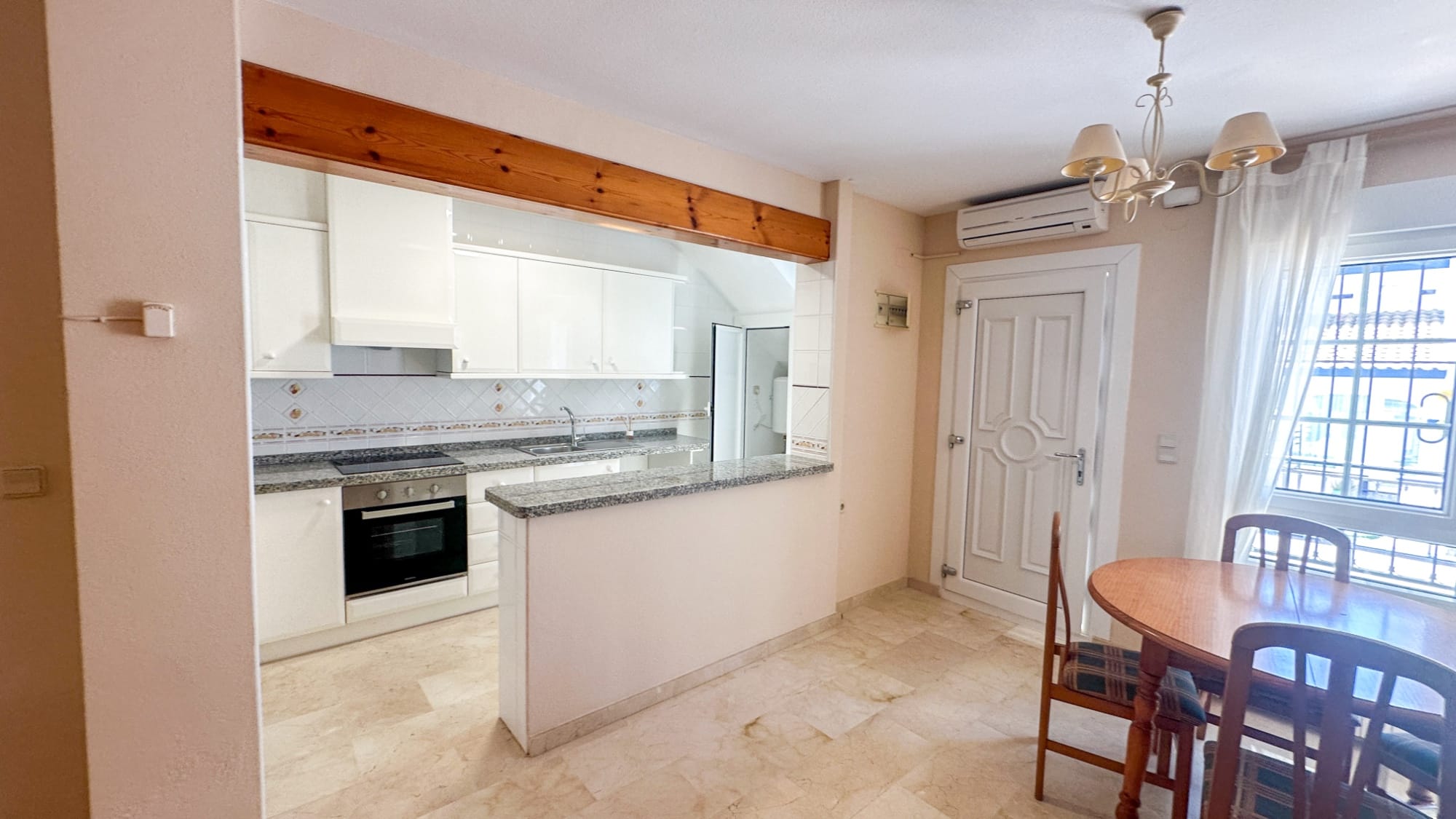 2 Bedroom Property in Orihuela Costa
