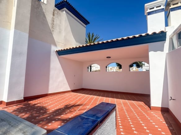2 Bedroom Property in Orihuela Costa